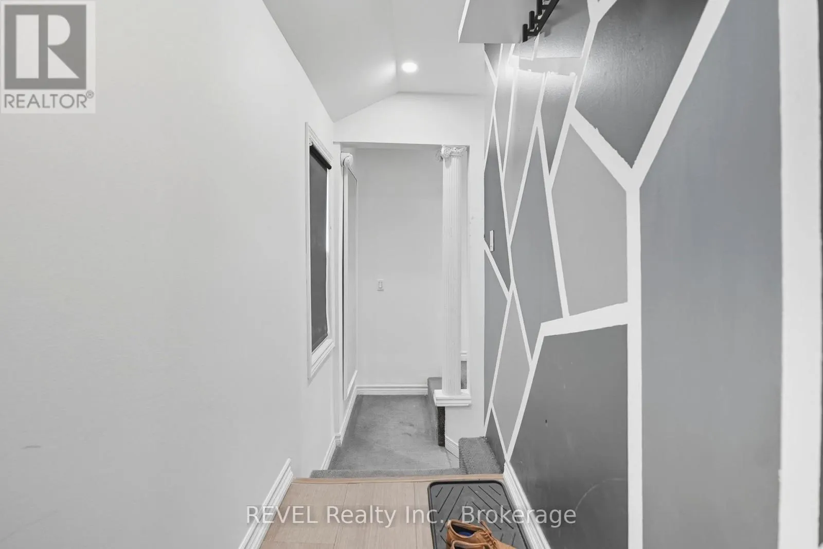 250 RIDGE ROAD N