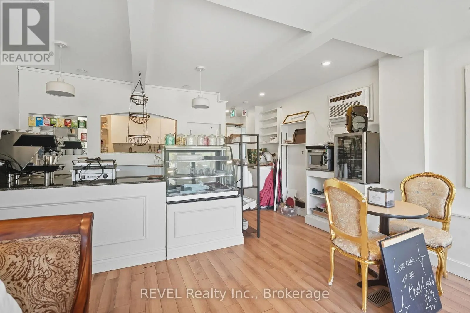 250 RIDGE ROAD N