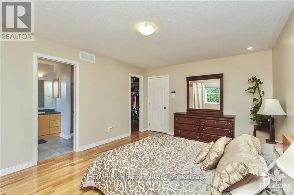 517 DEVONWOOD CIRCLE