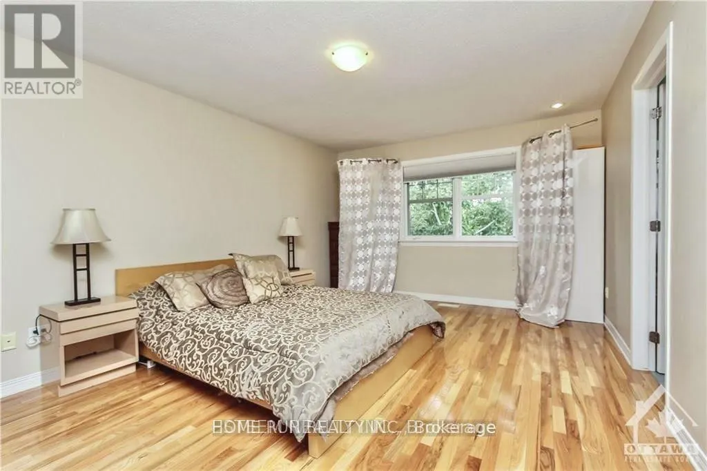 517 DEVONWOOD CIRCLE