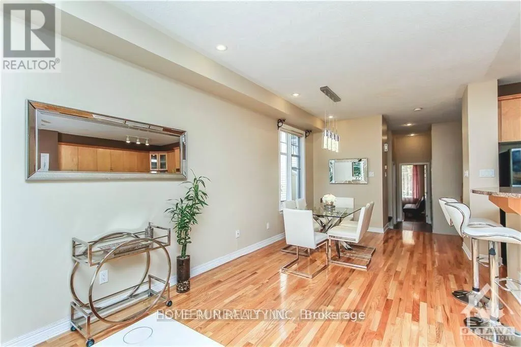 517 DEVONWOOD CIRCLE