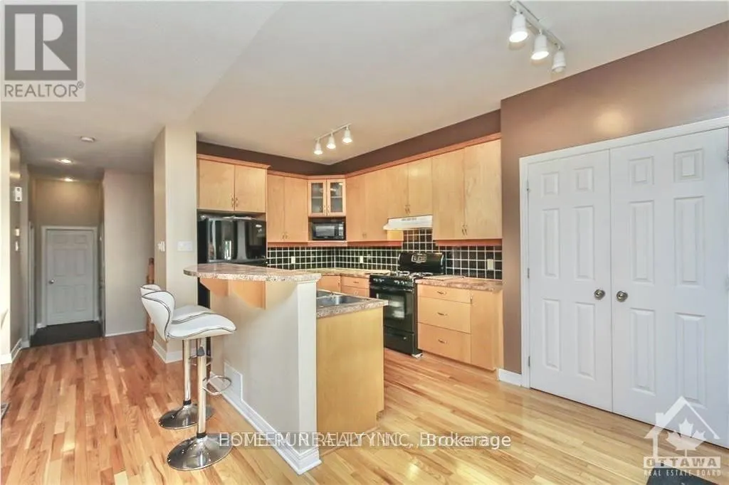 517 DEVONWOOD CIRCLE