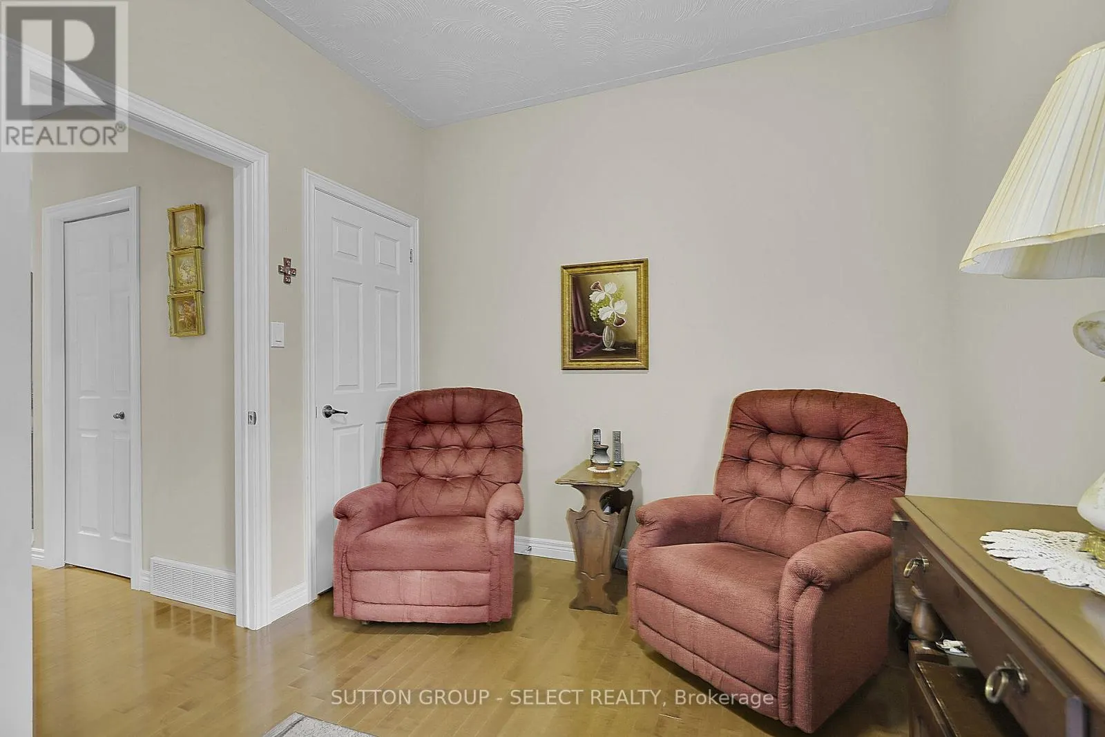 7 - 115 GLENWOOD DRIVE, #7
