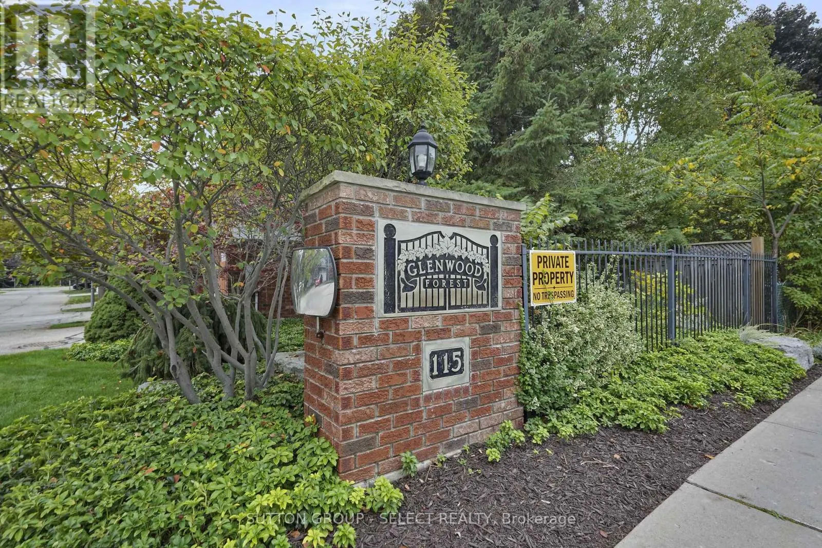 7 - 115 GLENWOOD DRIVE, #7