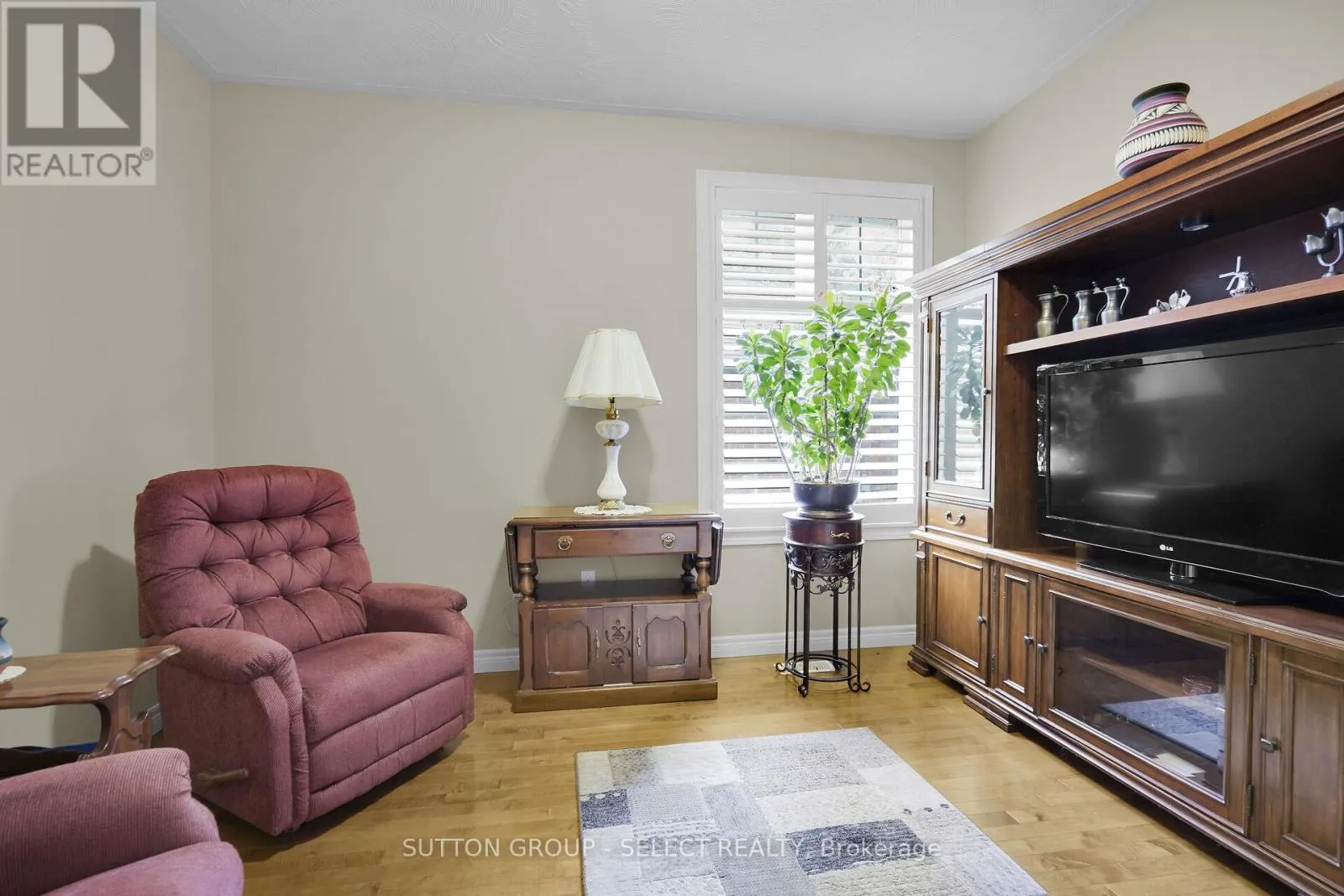 7 - 115 GLENWOOD DRIVE, #7