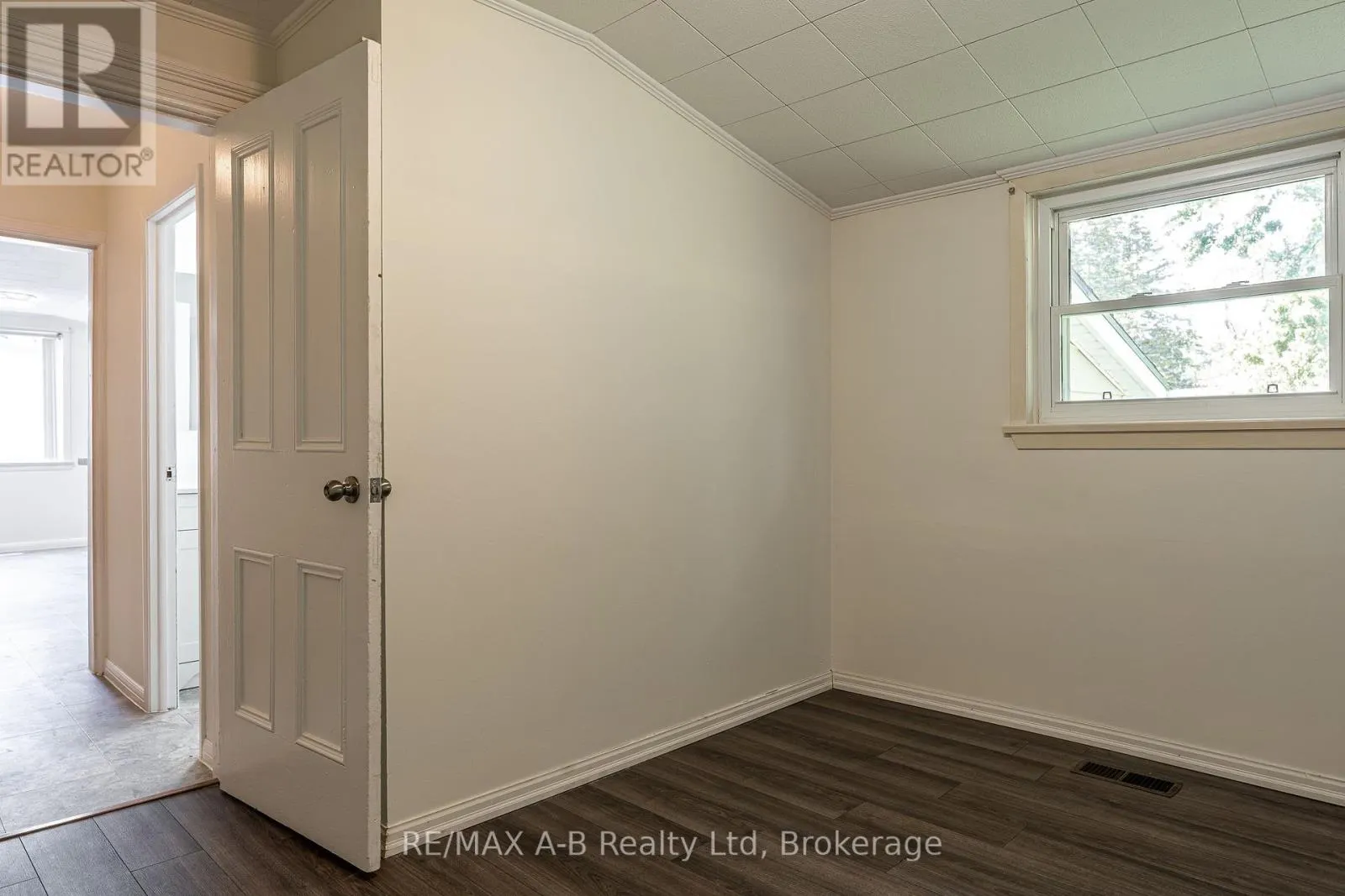 146 CHURCH STREET N