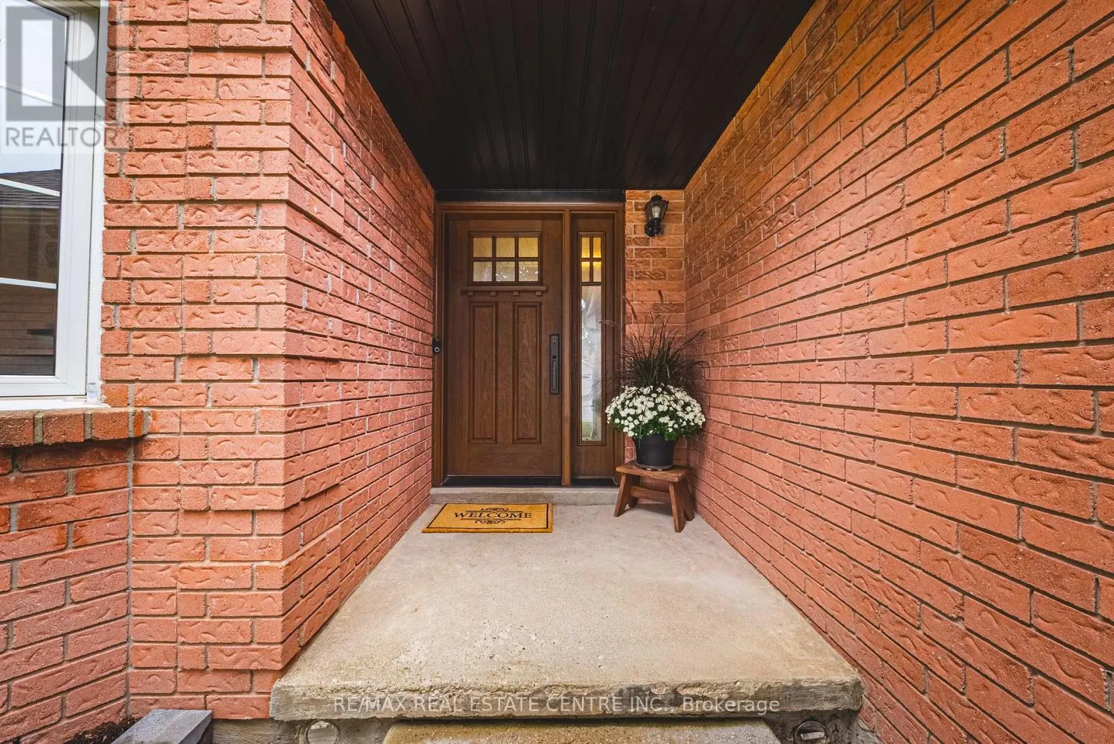 35 COWAN BOULEVARD