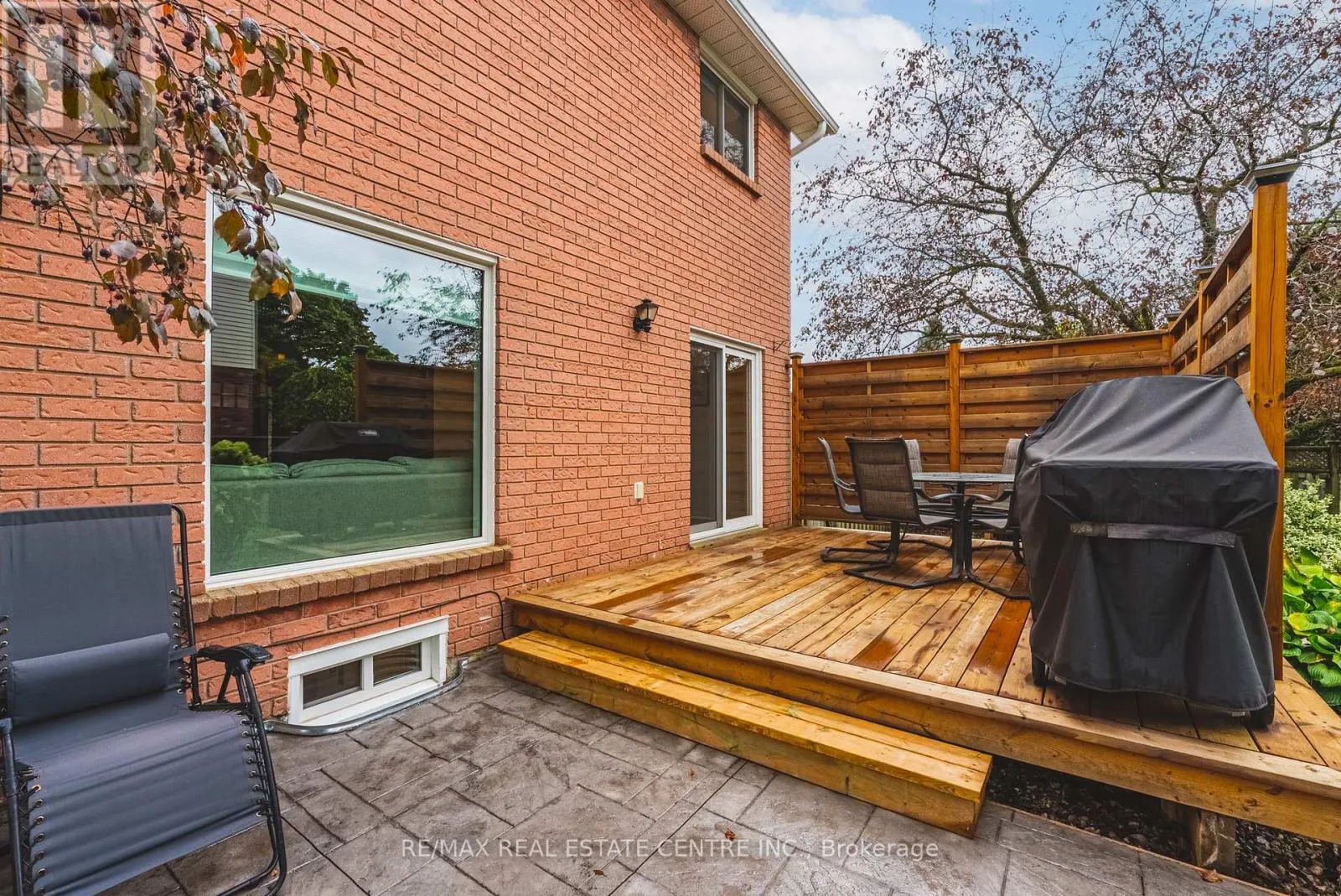 35 COWAN BOULEVARD