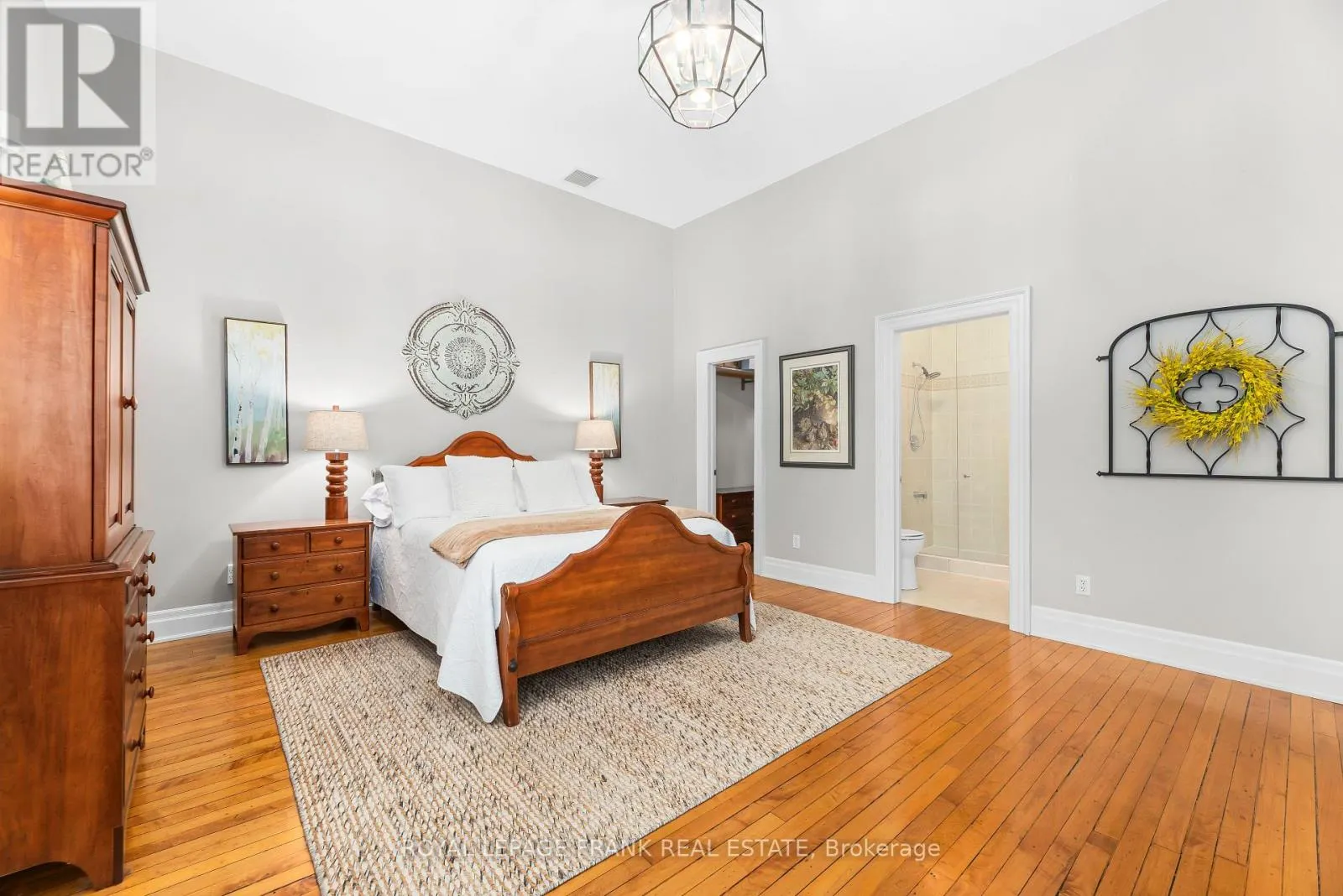 202 - 72 PINE STREET, #202