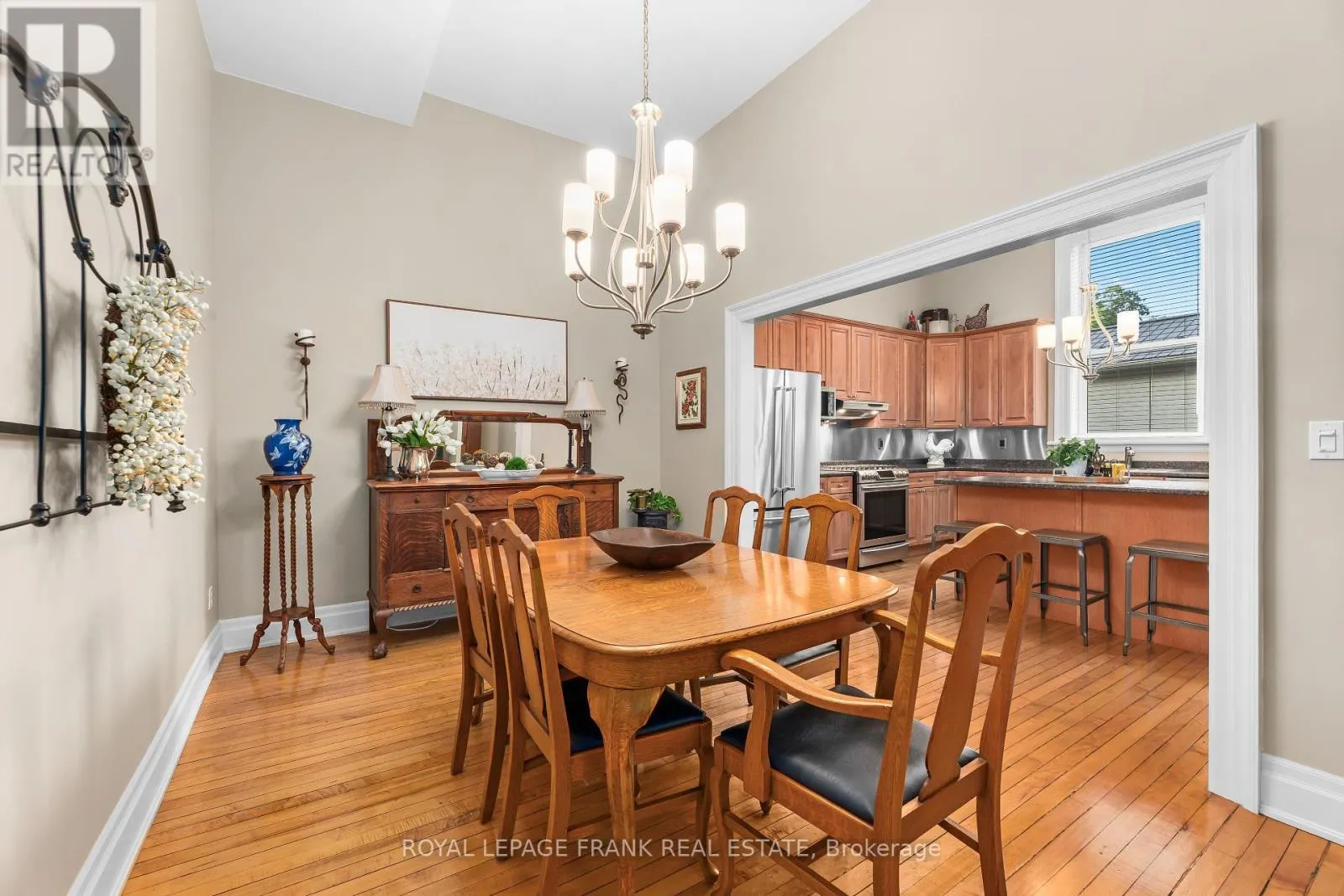 202 - 72 PINE STREET, #202