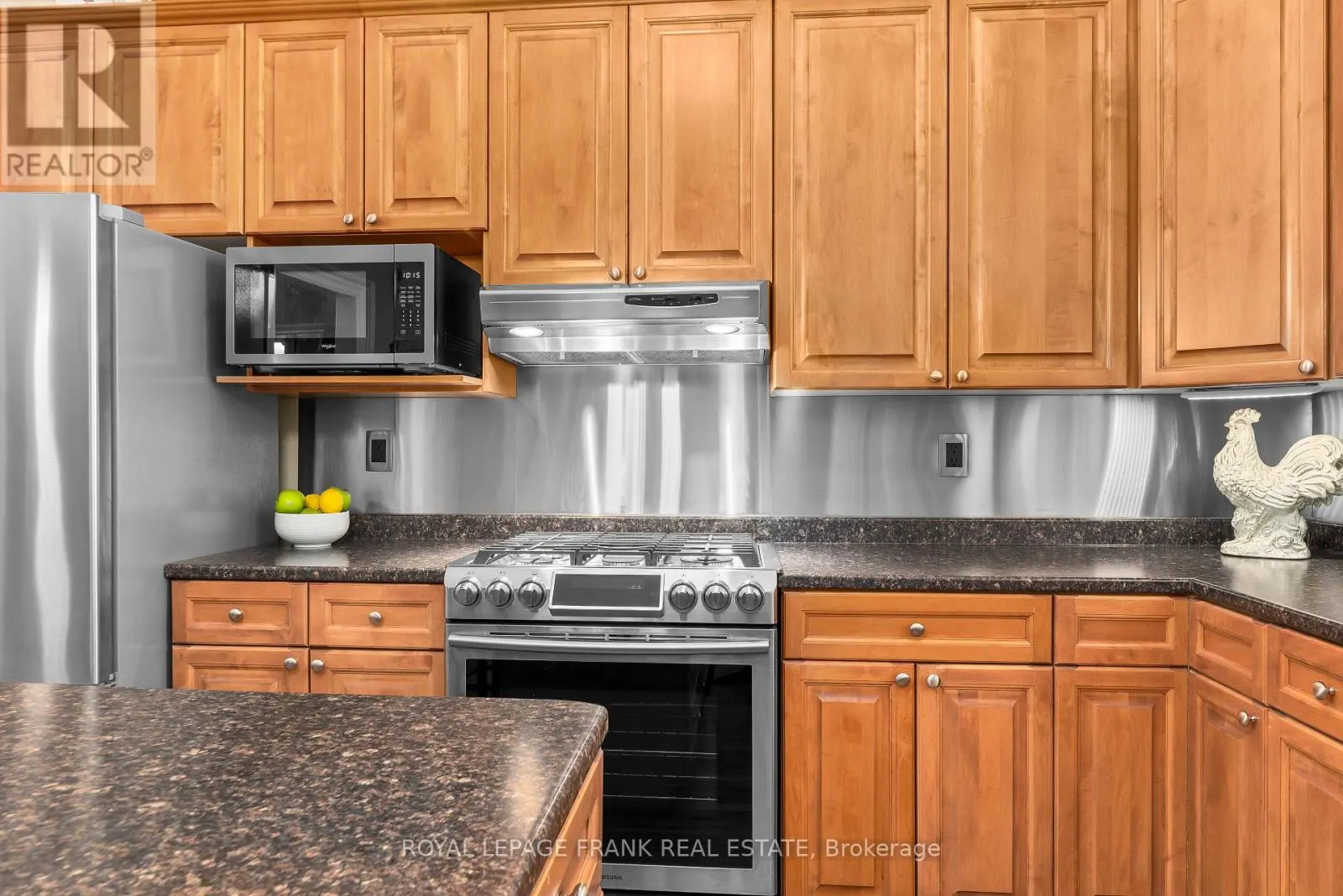 202 - 72 PINE STREET, #202