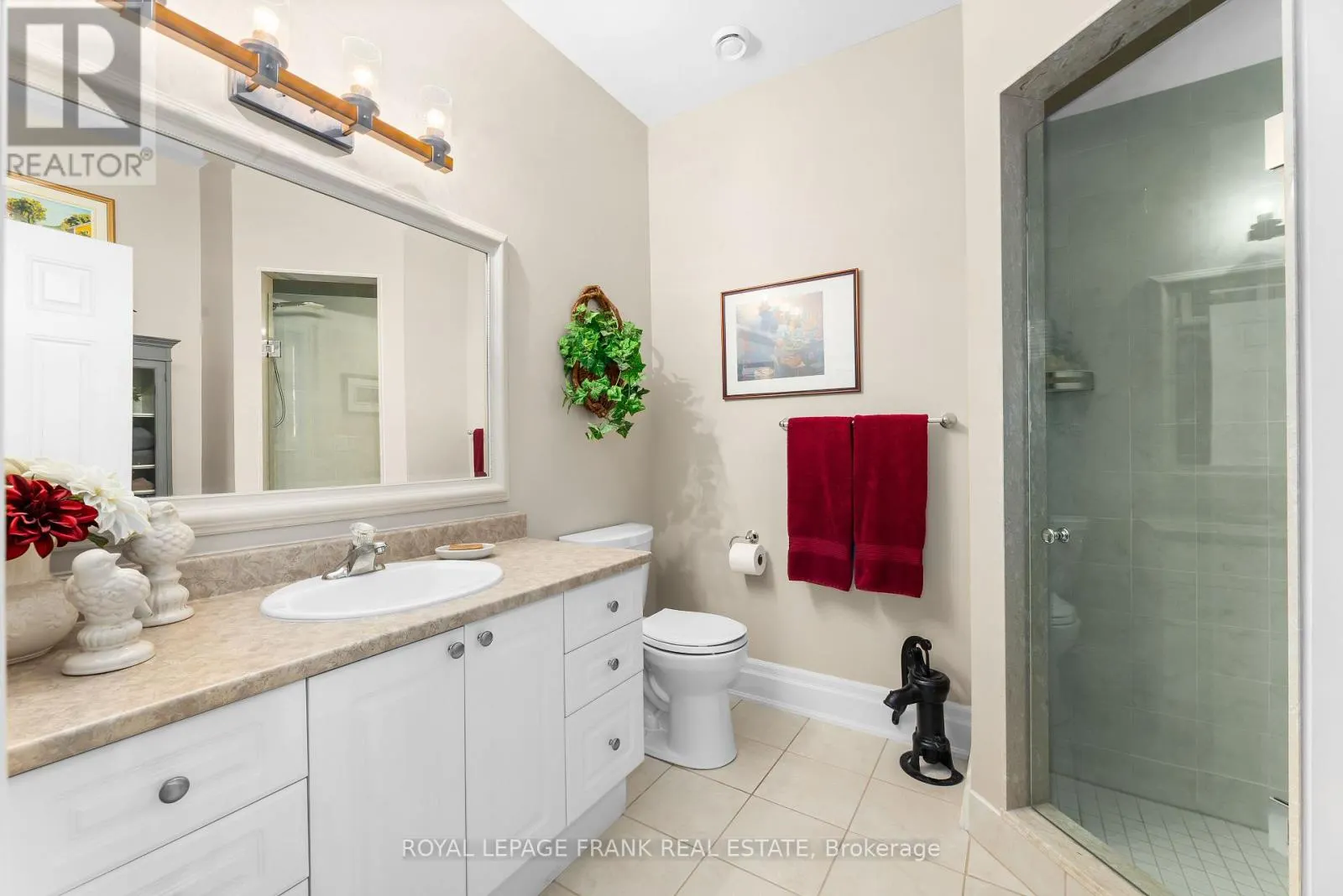 202 - 72 PINE STREET, #202