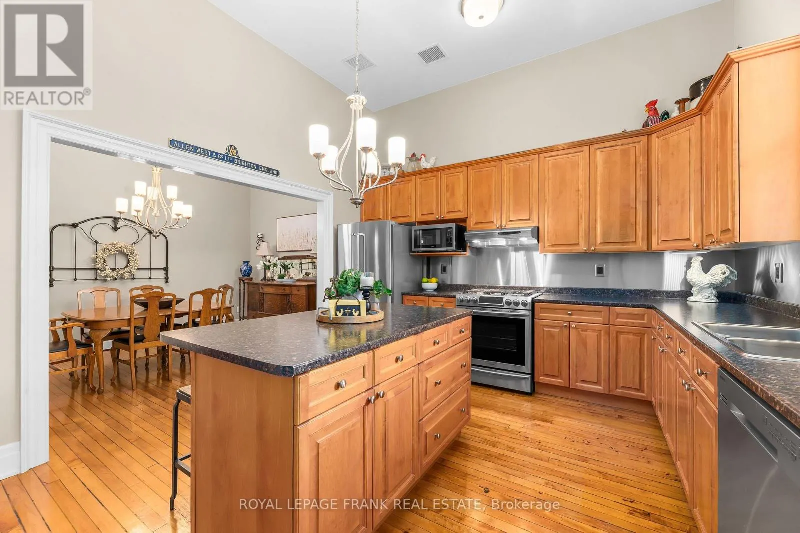 202 - 72 PINE STREET, #202
