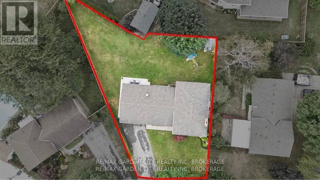 3 CARDINAL CIRCLE