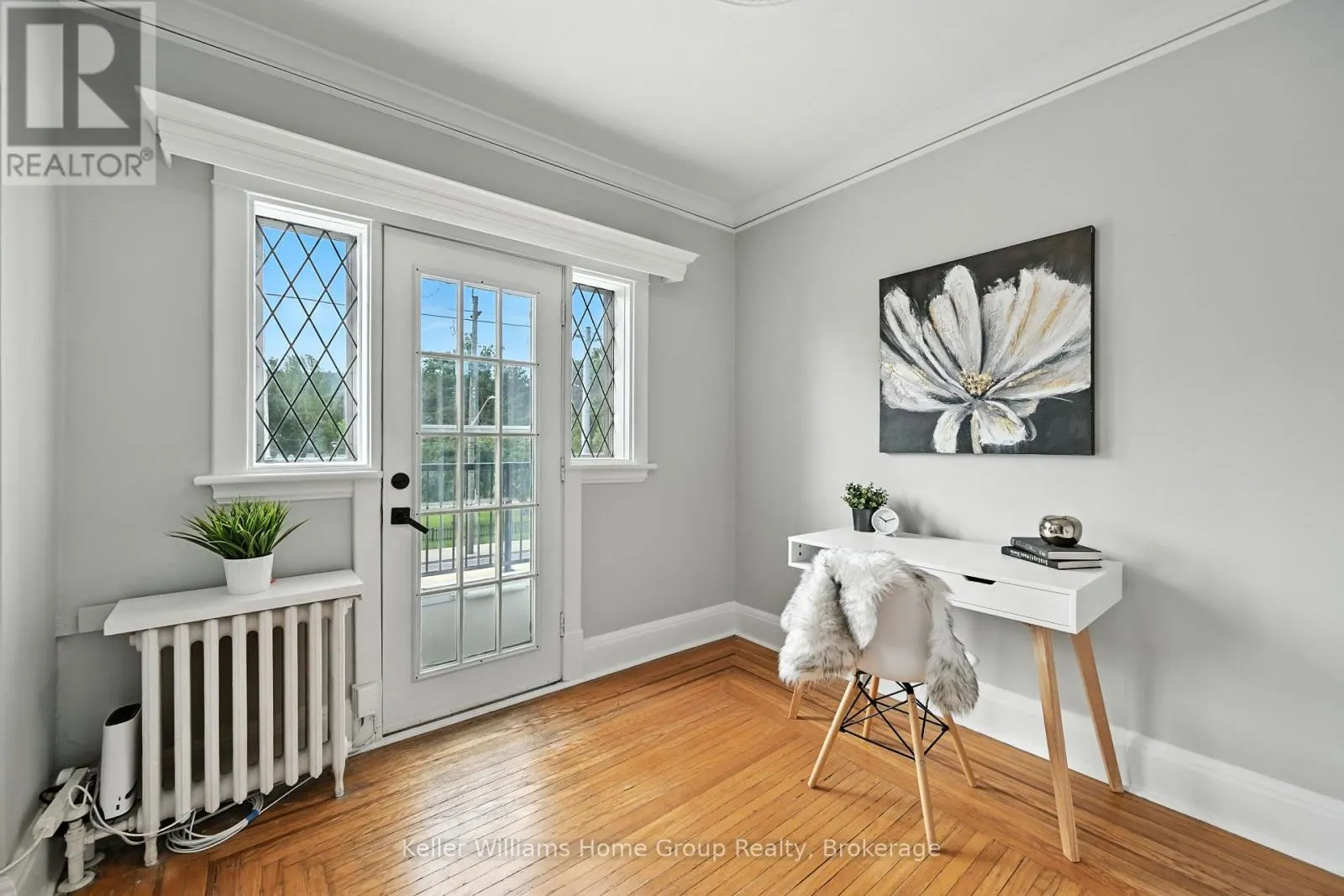 1047 MAIN STREET E