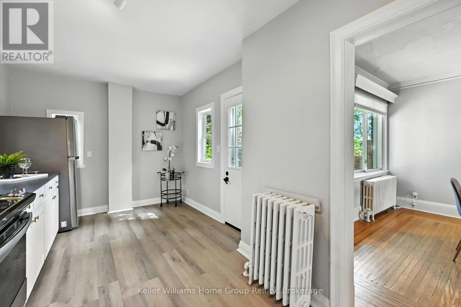 1047 MAIN STREET E