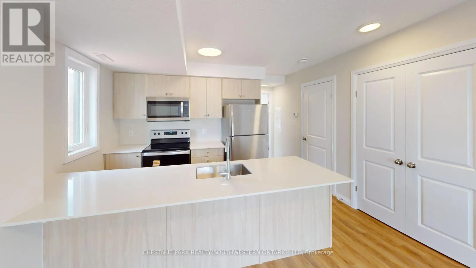 D3 - 410 NORTHFIELD DRIVE W