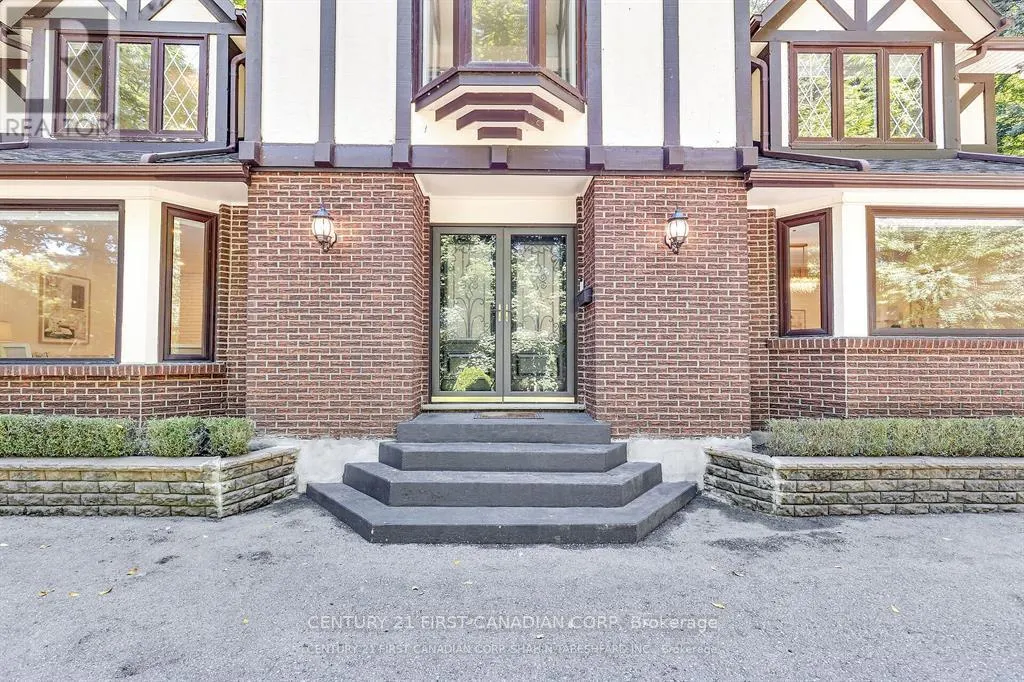 441 WESTMOUNT DRIVE
