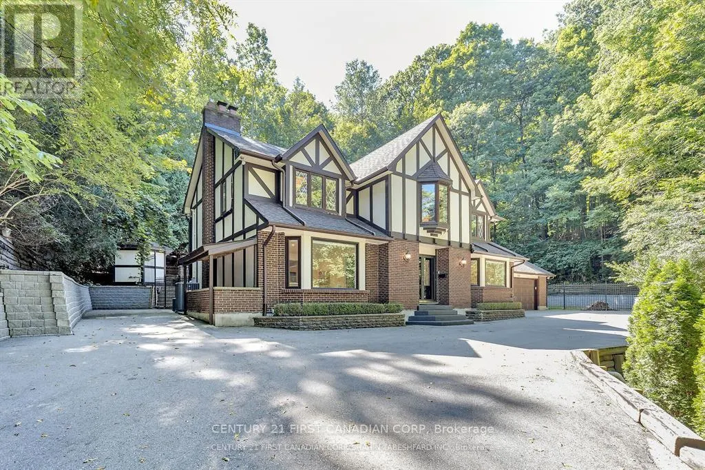 441 WESTMOUNT DRIVE