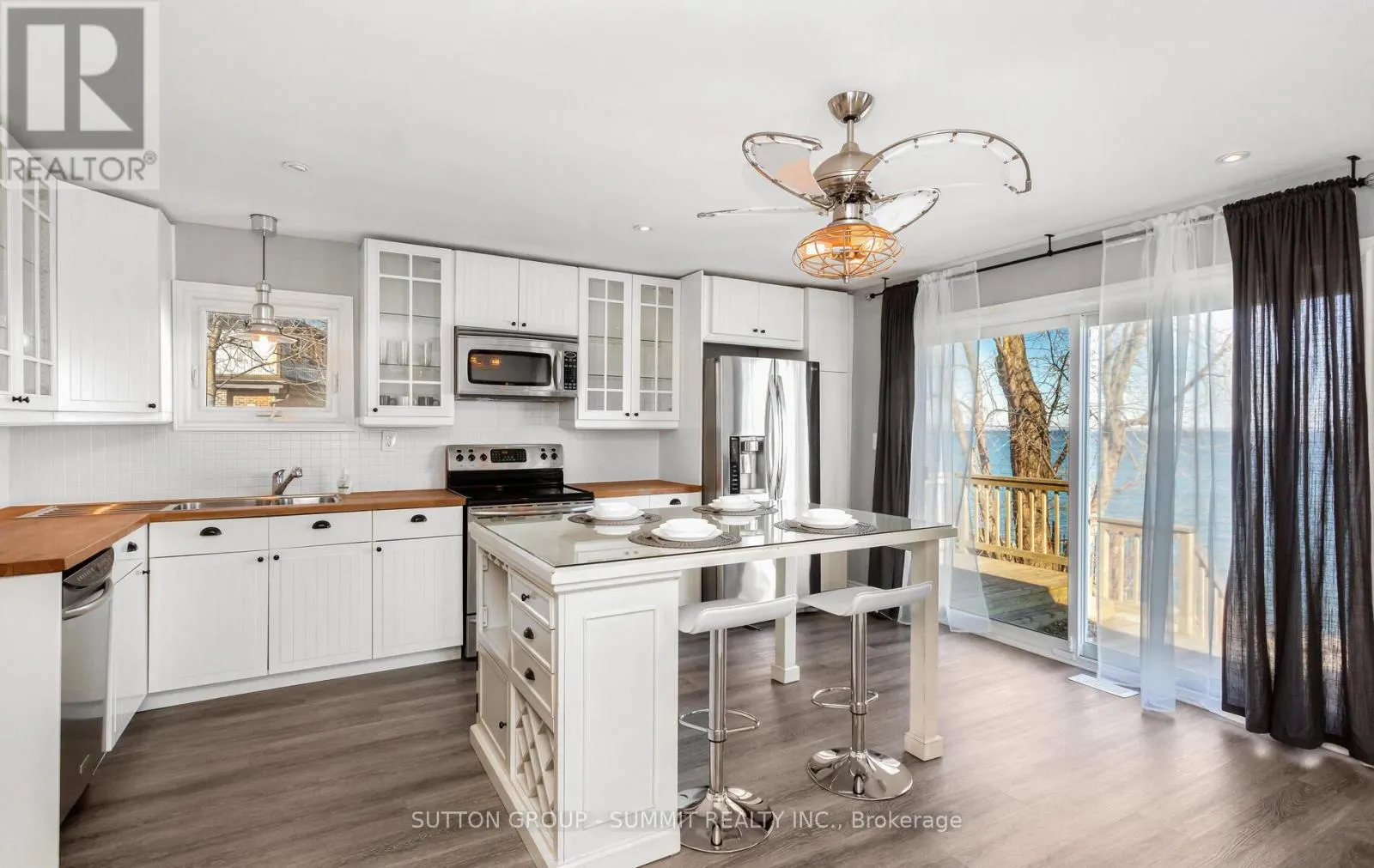 18 1/2 LAKESHORE DRIVE