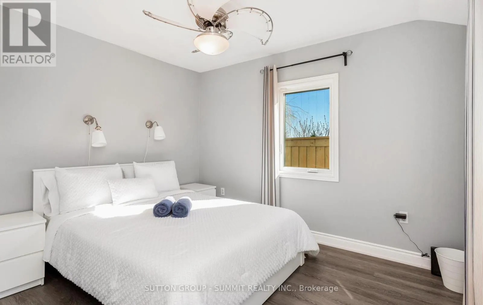 18 1/2 LAKESHORE DRIVE