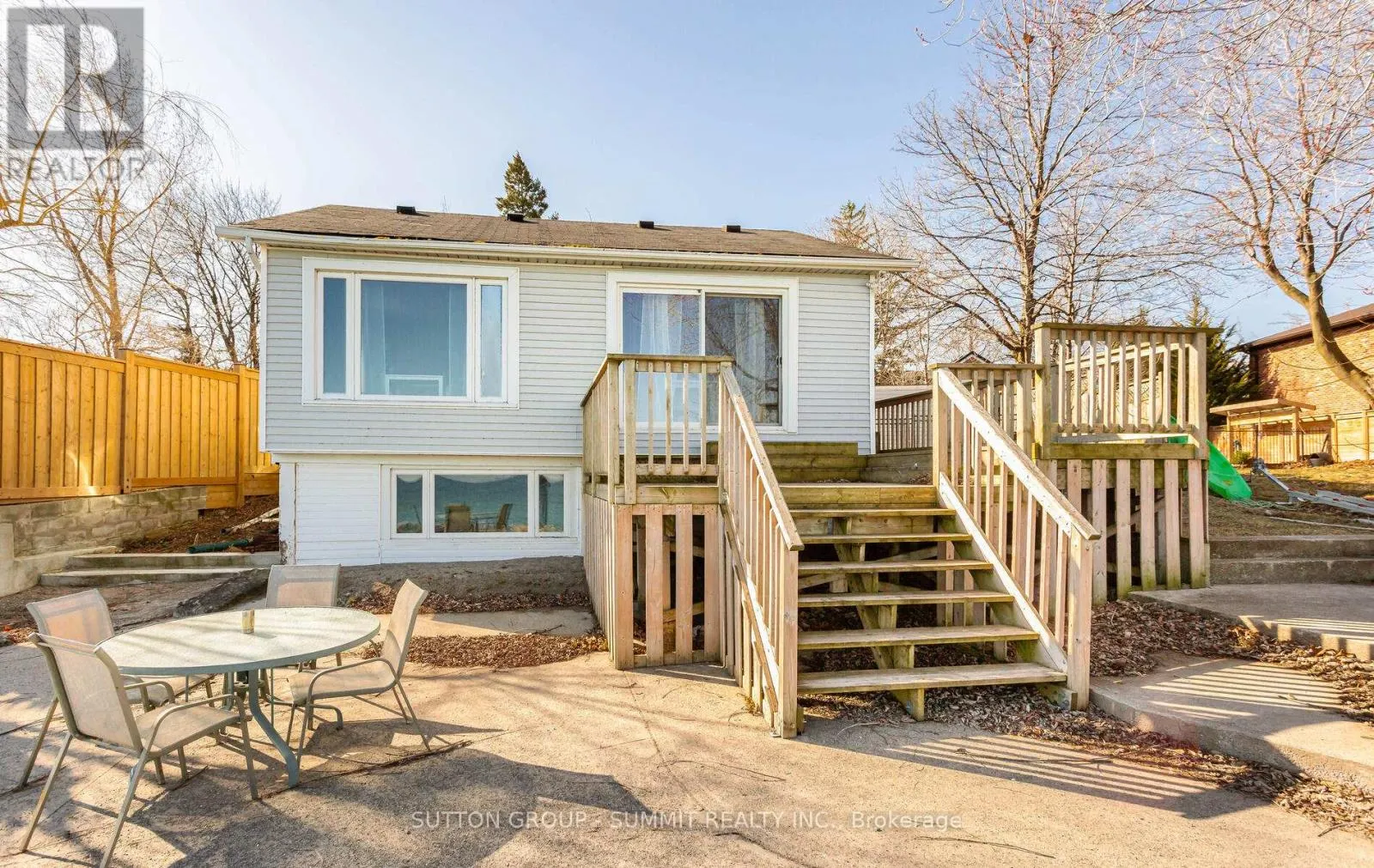 18 1/2 LAKESHORE DRIVE