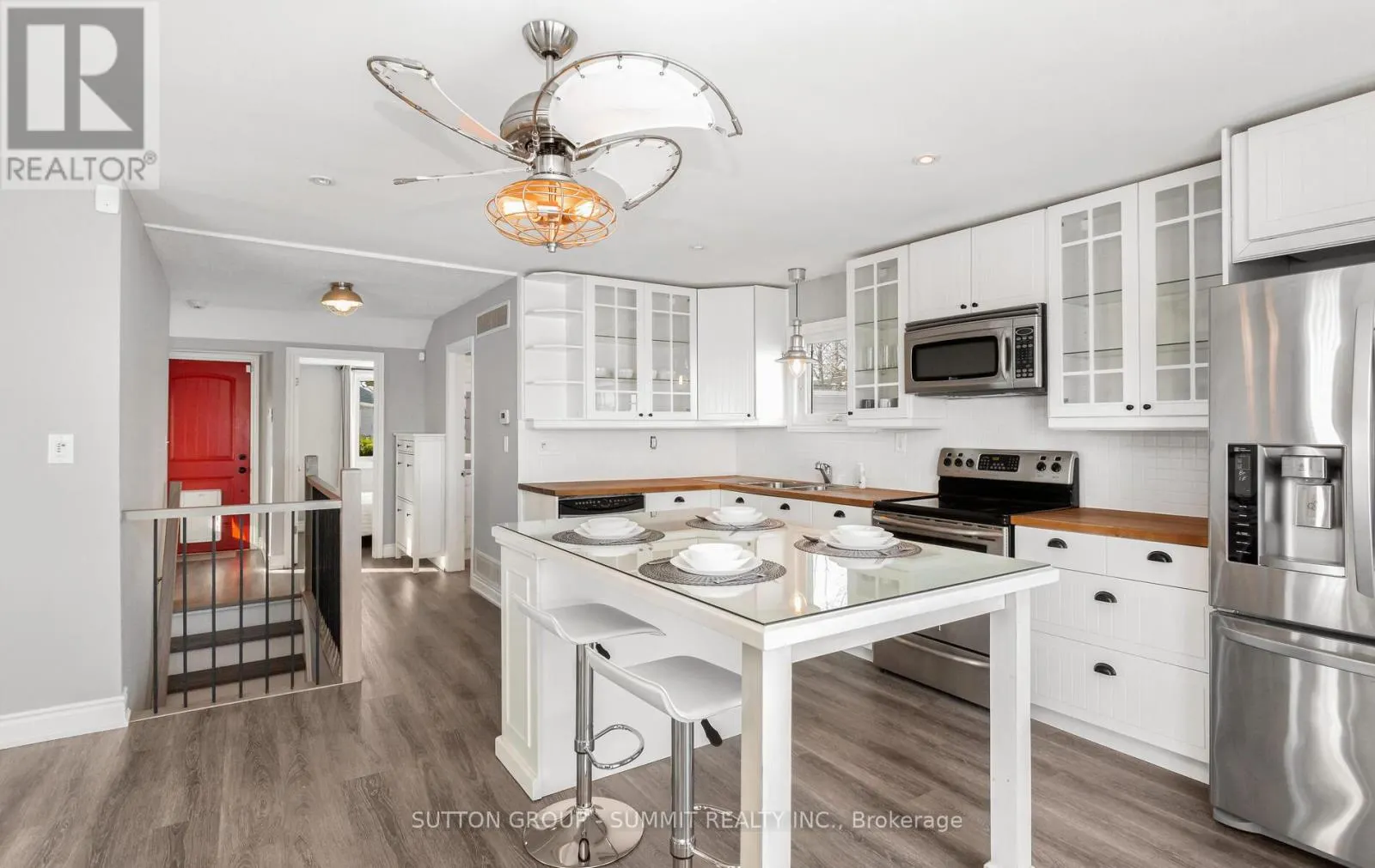 18 1/2 LAKESHORE DRIVE