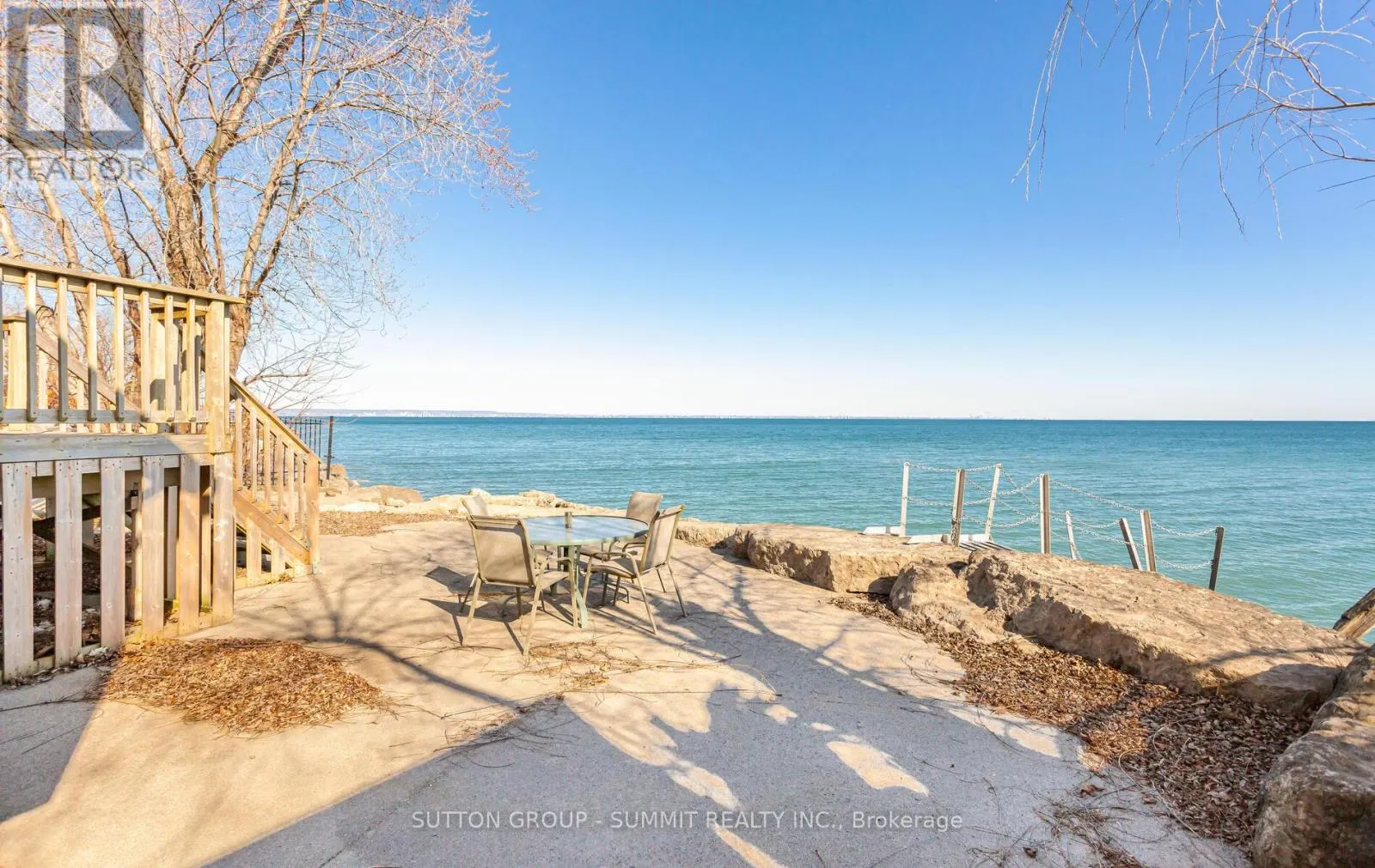 18 1/2 LAKESHORE DRIVE