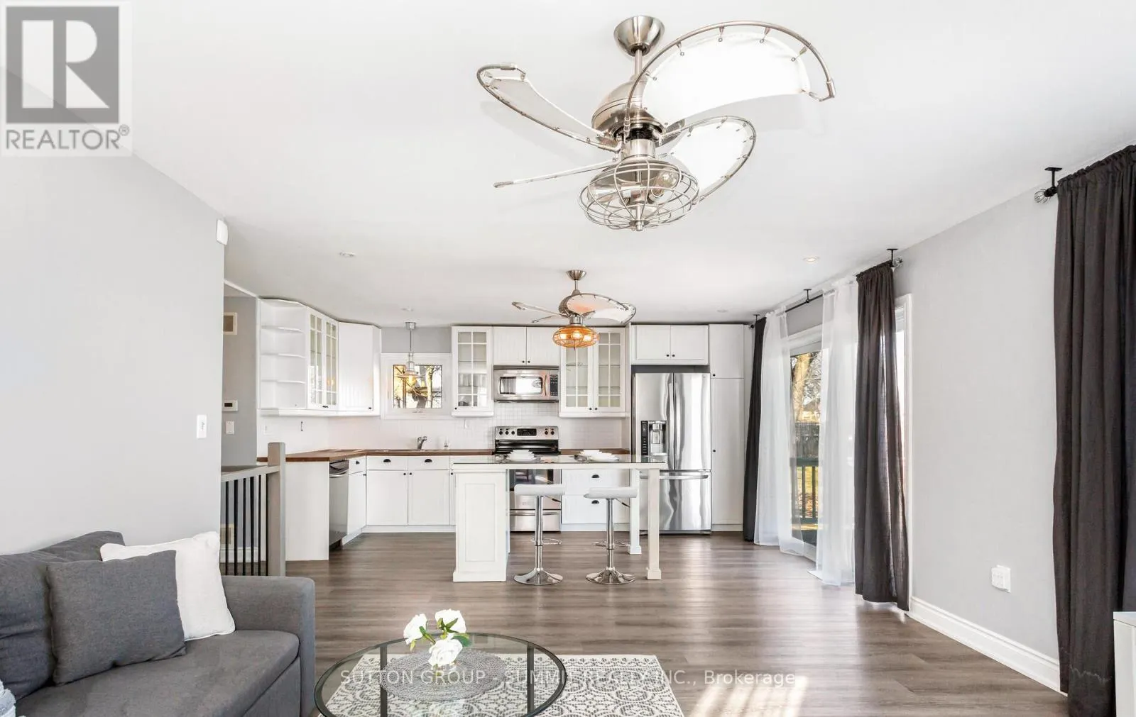 18 1/2 LAKESHORE DRIVE