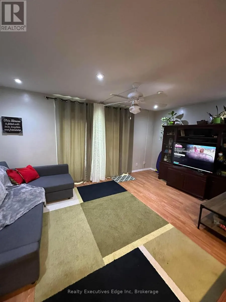 4 - 5982 DUNN STREET, #4