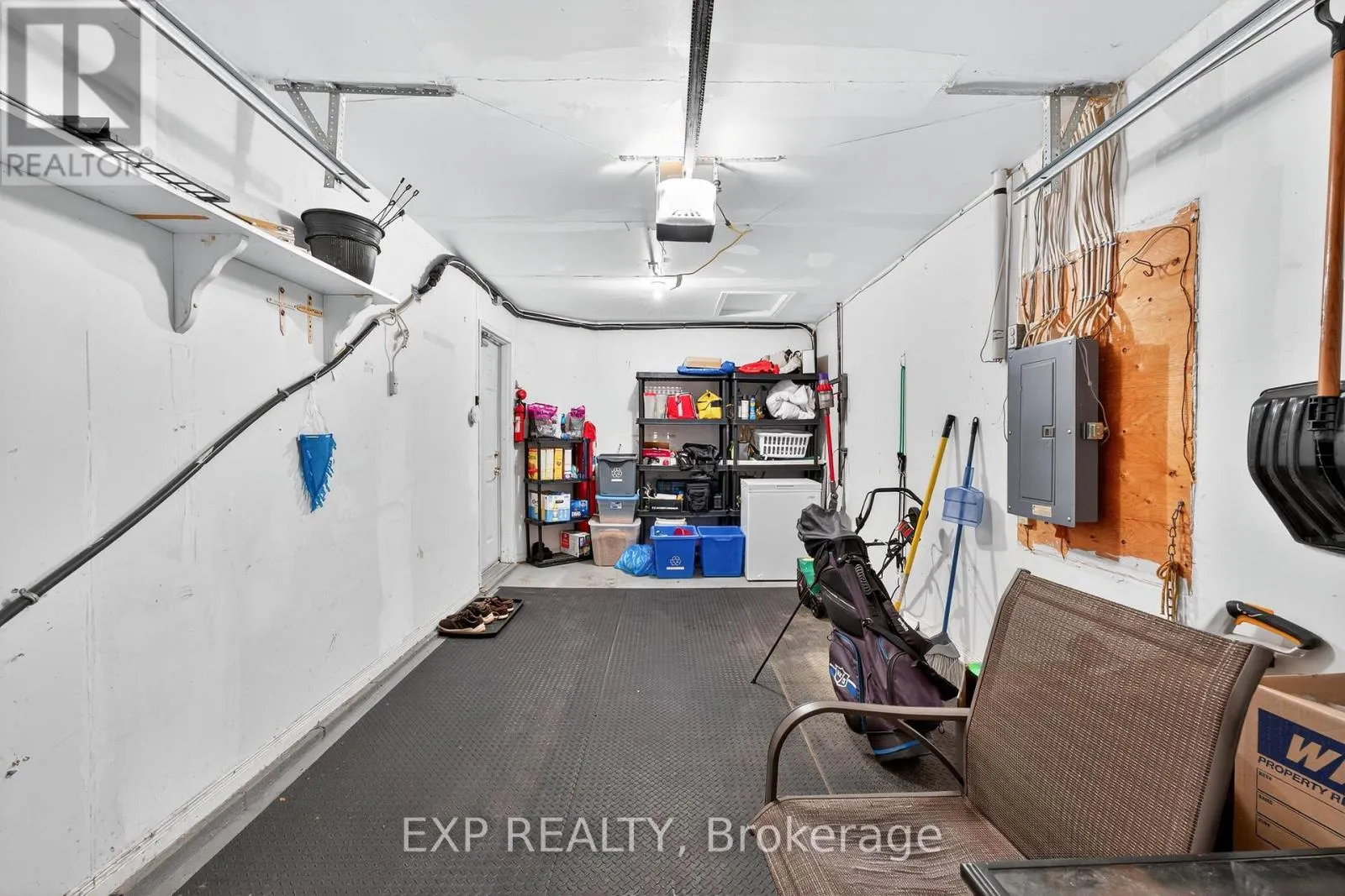 1045 SPRINGFIELD DRIVE