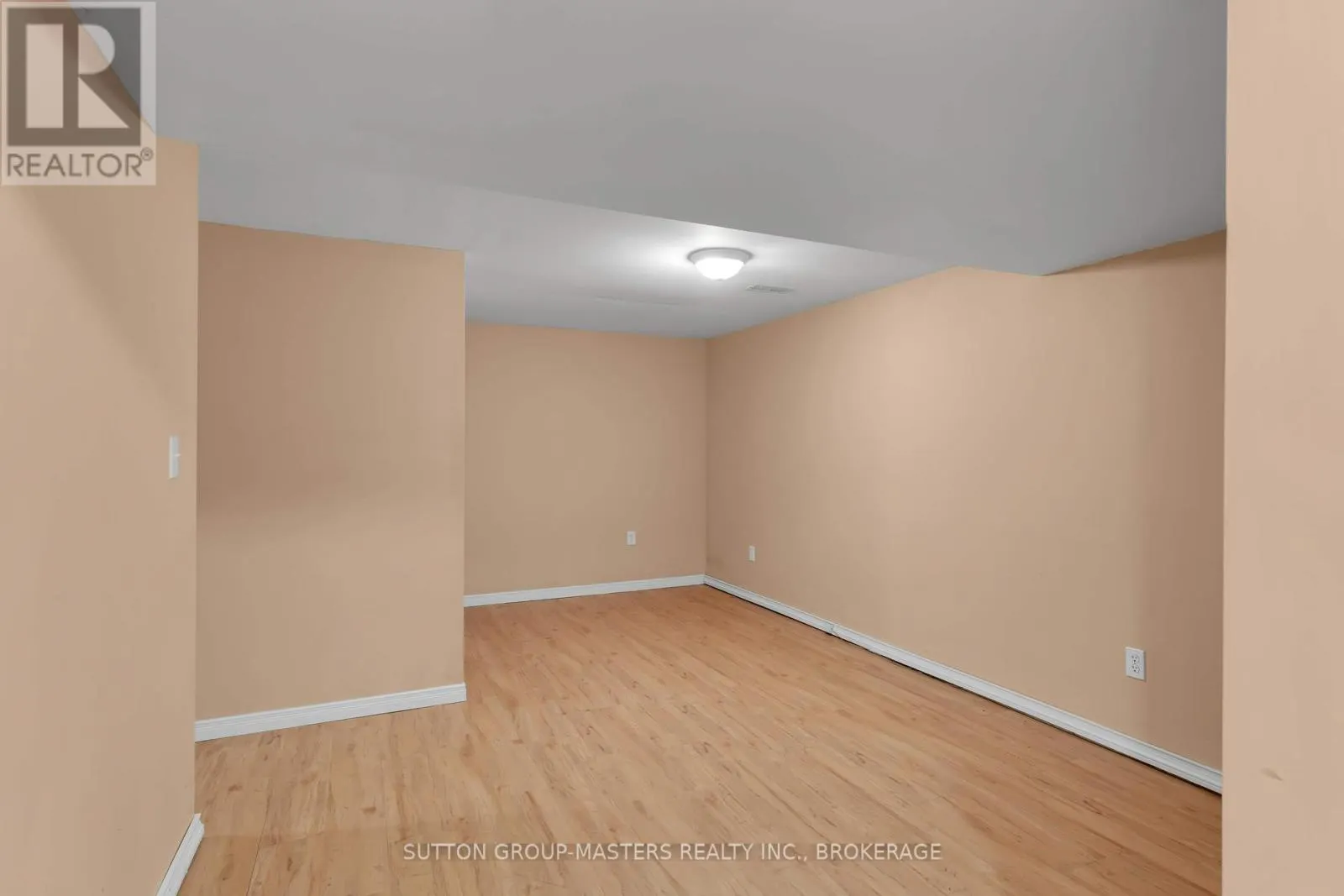 1049 WATERBURY CRESCENT