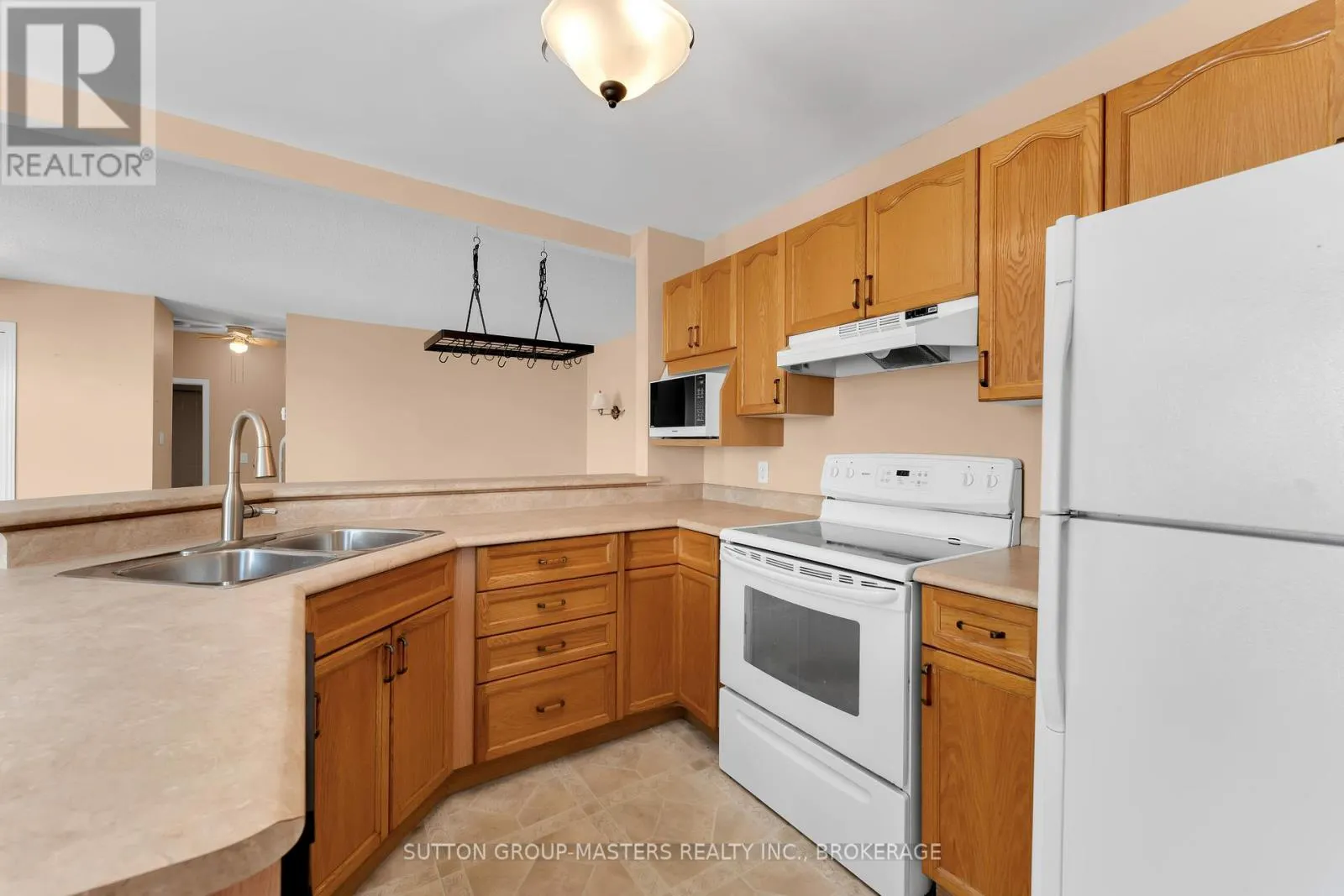 1049 WATERBURY CRESCENT