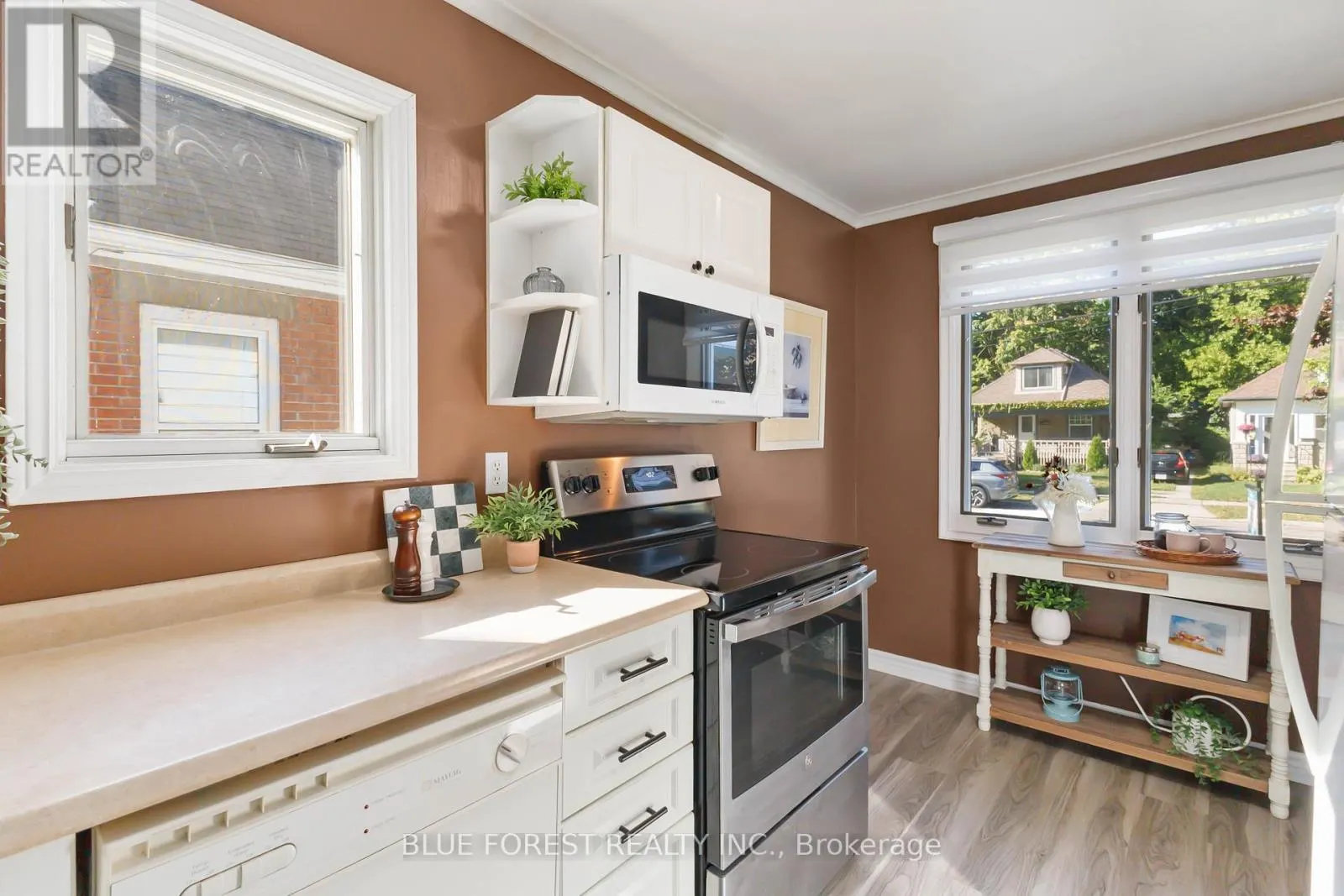49 RAYWOOD AVENUE