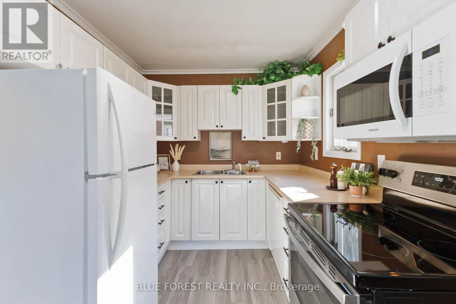 49 RAYWOOD AVENUE