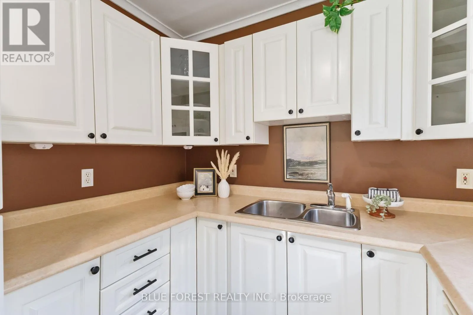 49 RAYWOOD AVENUE