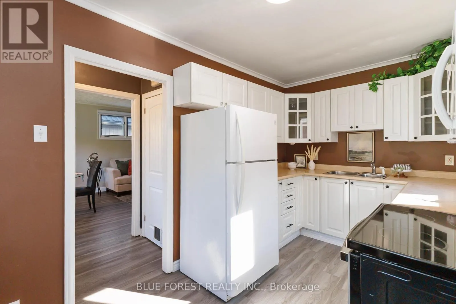49 RAYWOOD AVENUE