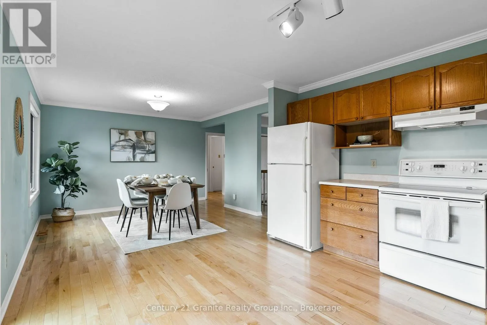 34 CEDARTREE LANE