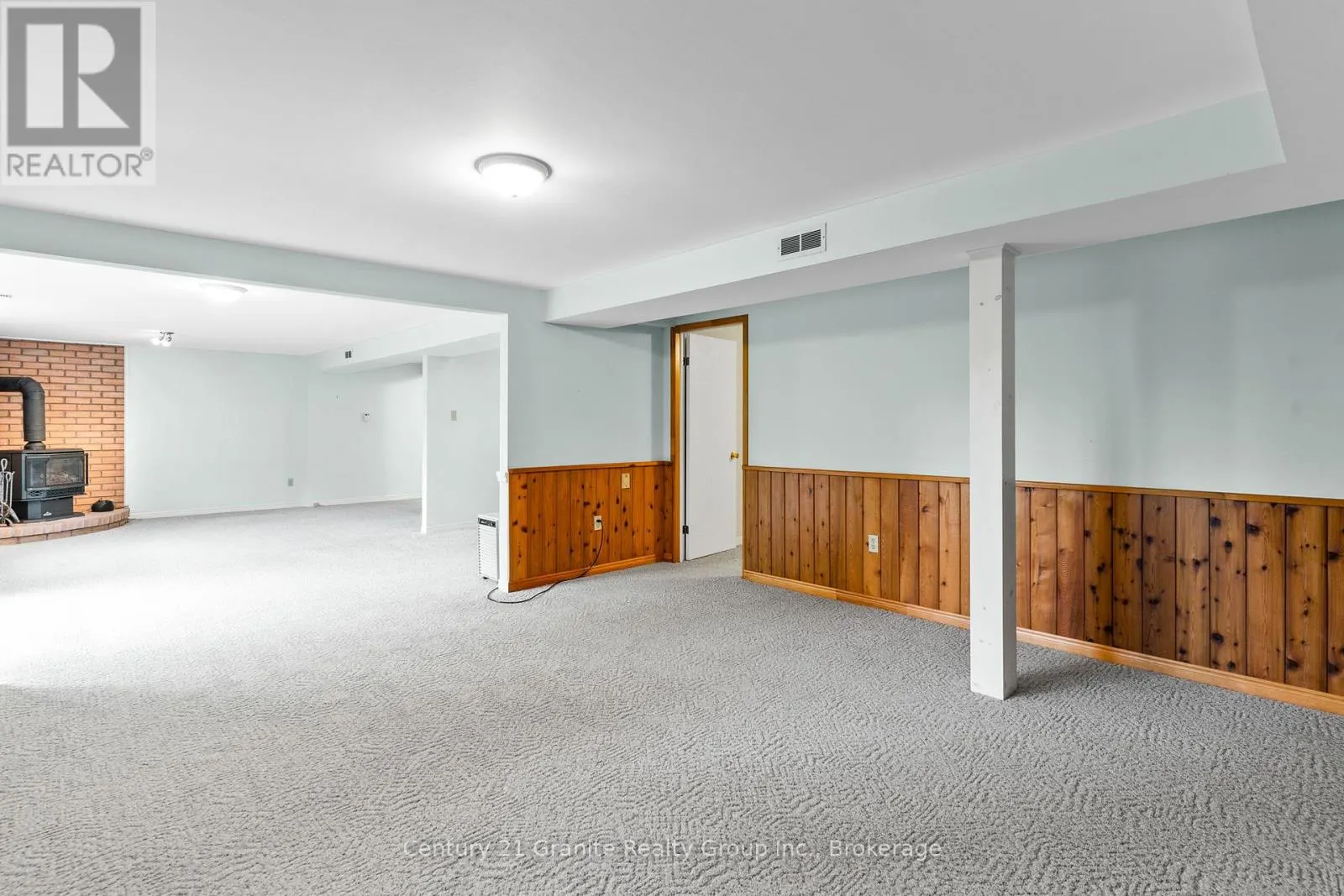 34 CEDARTREE LANE