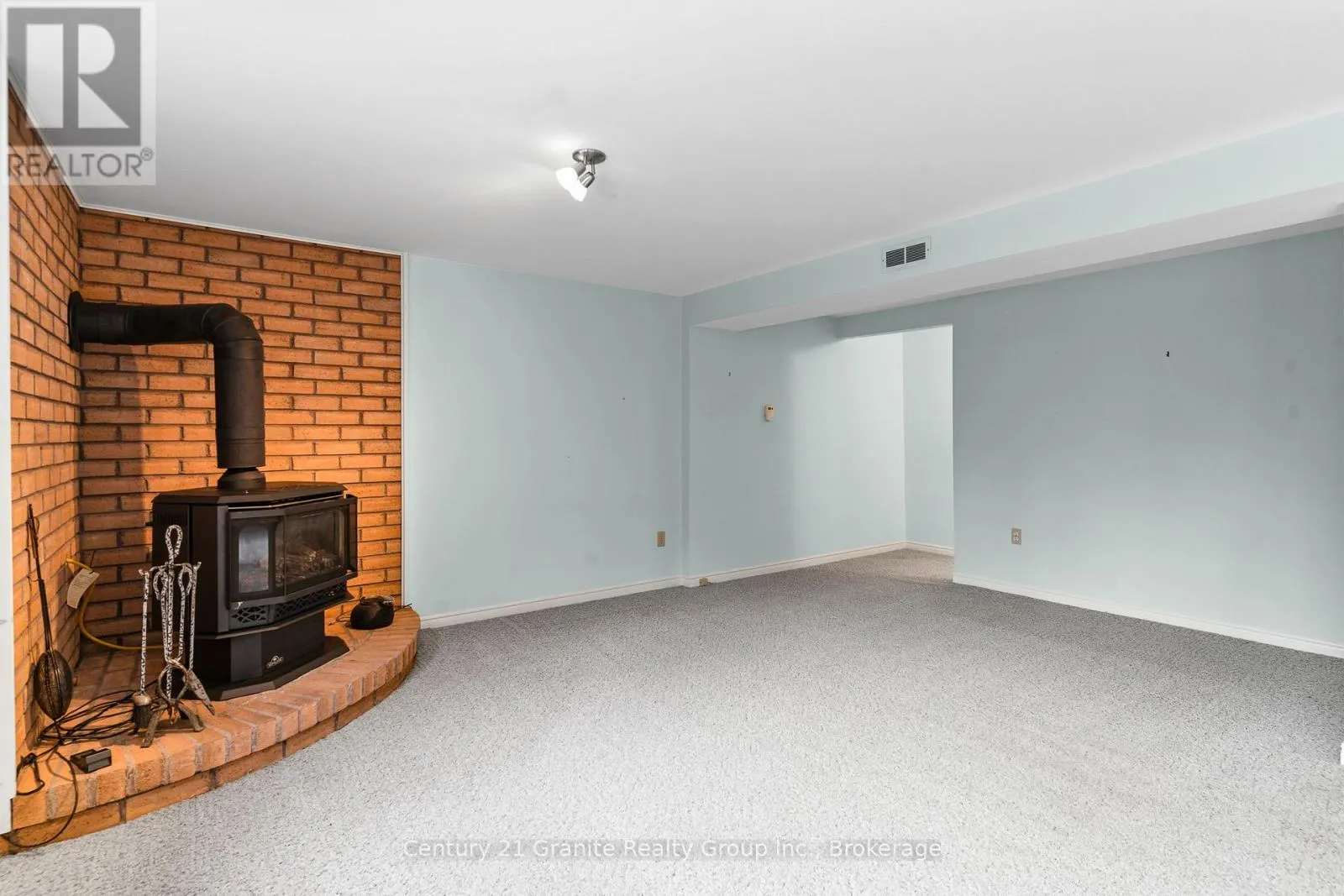 34 CEDARTREE LANE