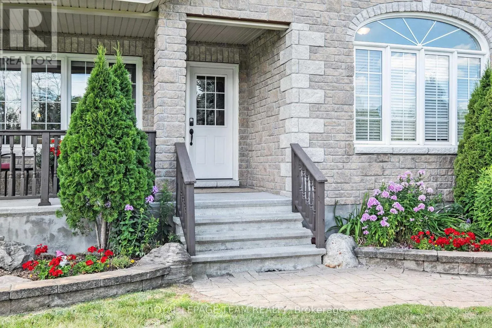 124 STONEWALK DRIVE
