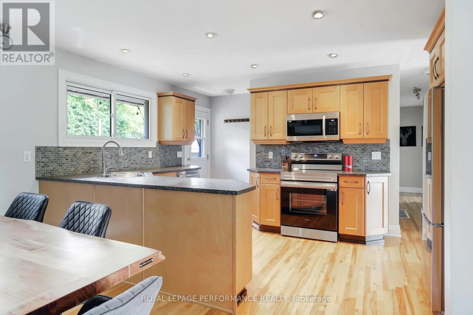 1347 HIGHGATE ROAD