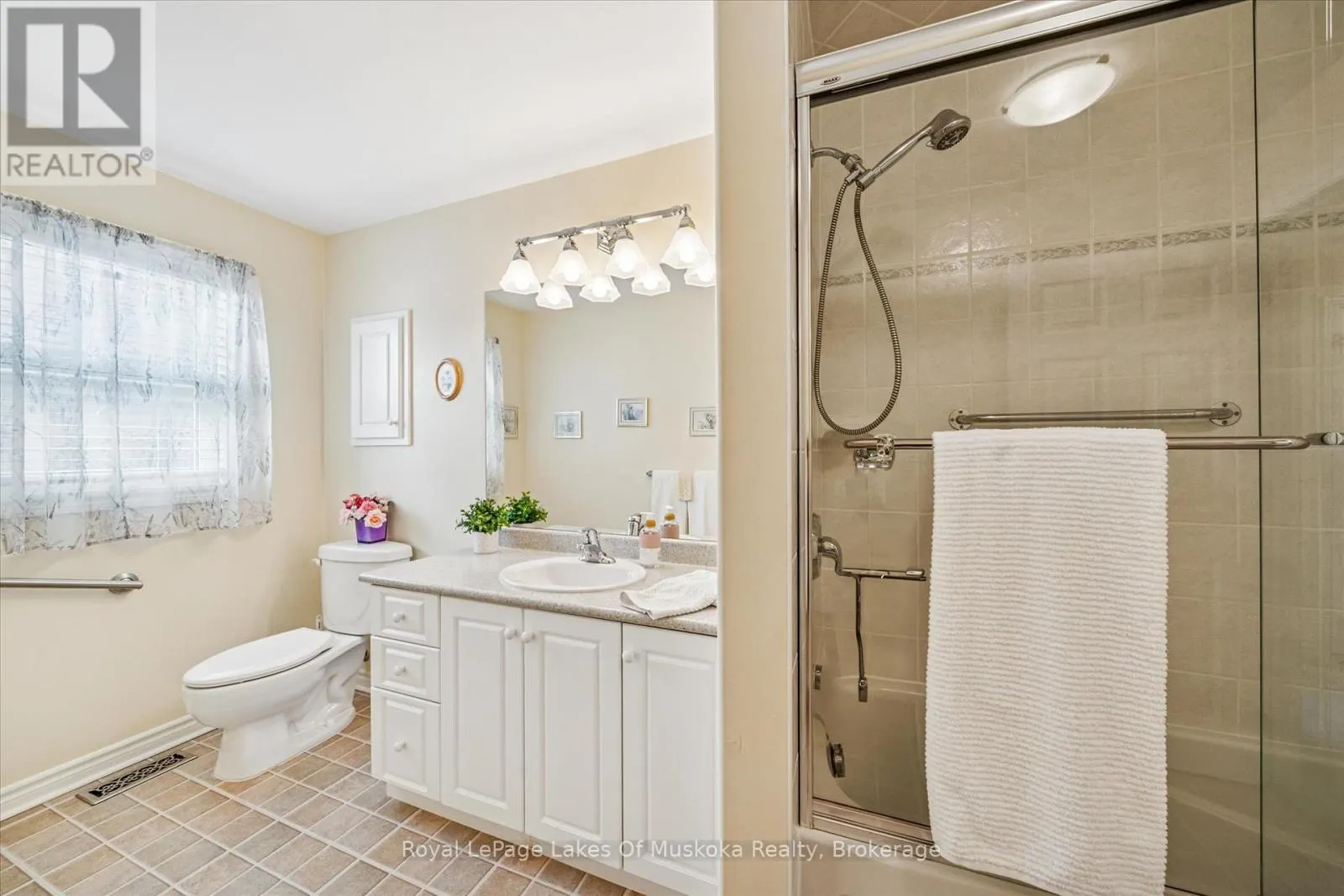 7 INVERARAY COURT