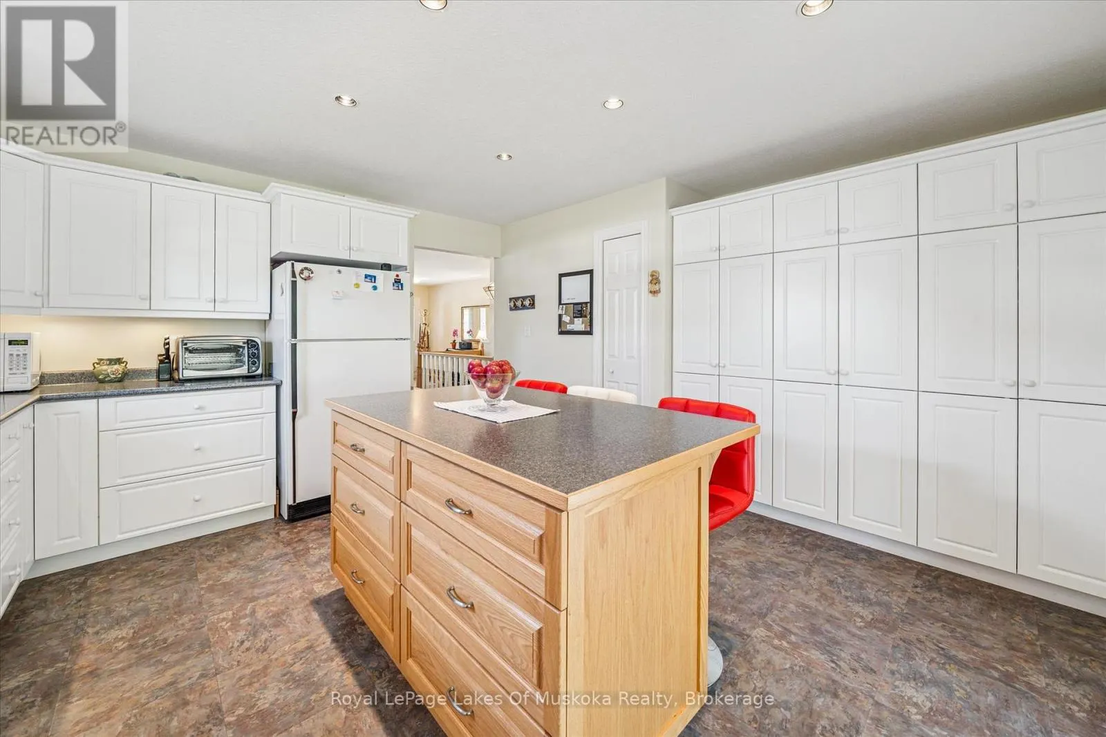 7 INVERARAY COURT