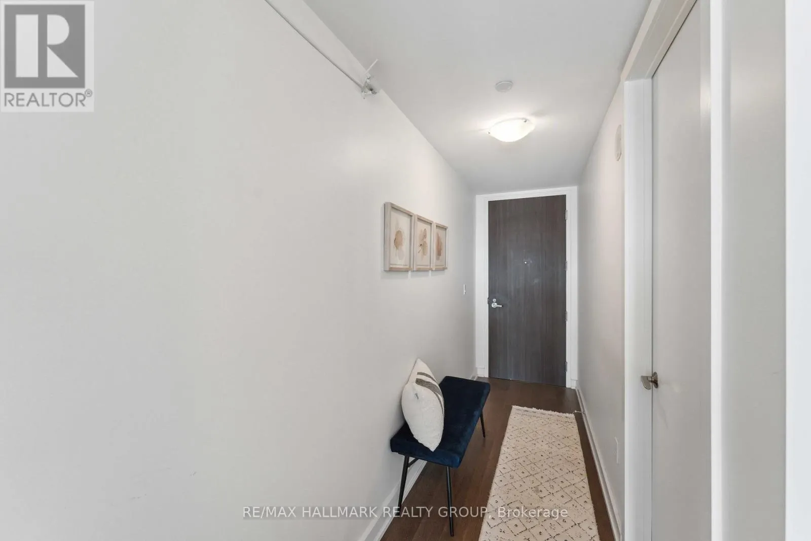 1602 - 111 CHAMPAGNE AVENUE S