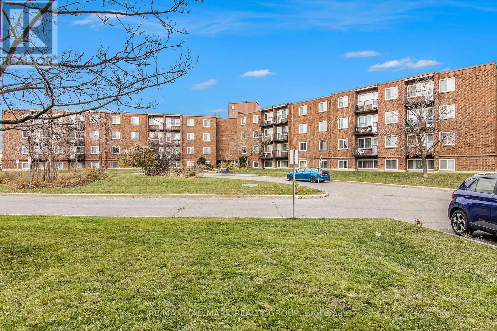 203C - 2041 ARROWSMITH DRIVE