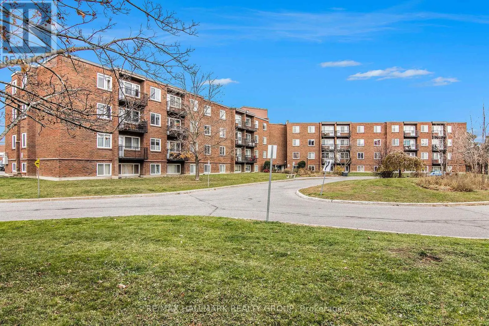 203C - 2041 ARROWSMITH DRIVE