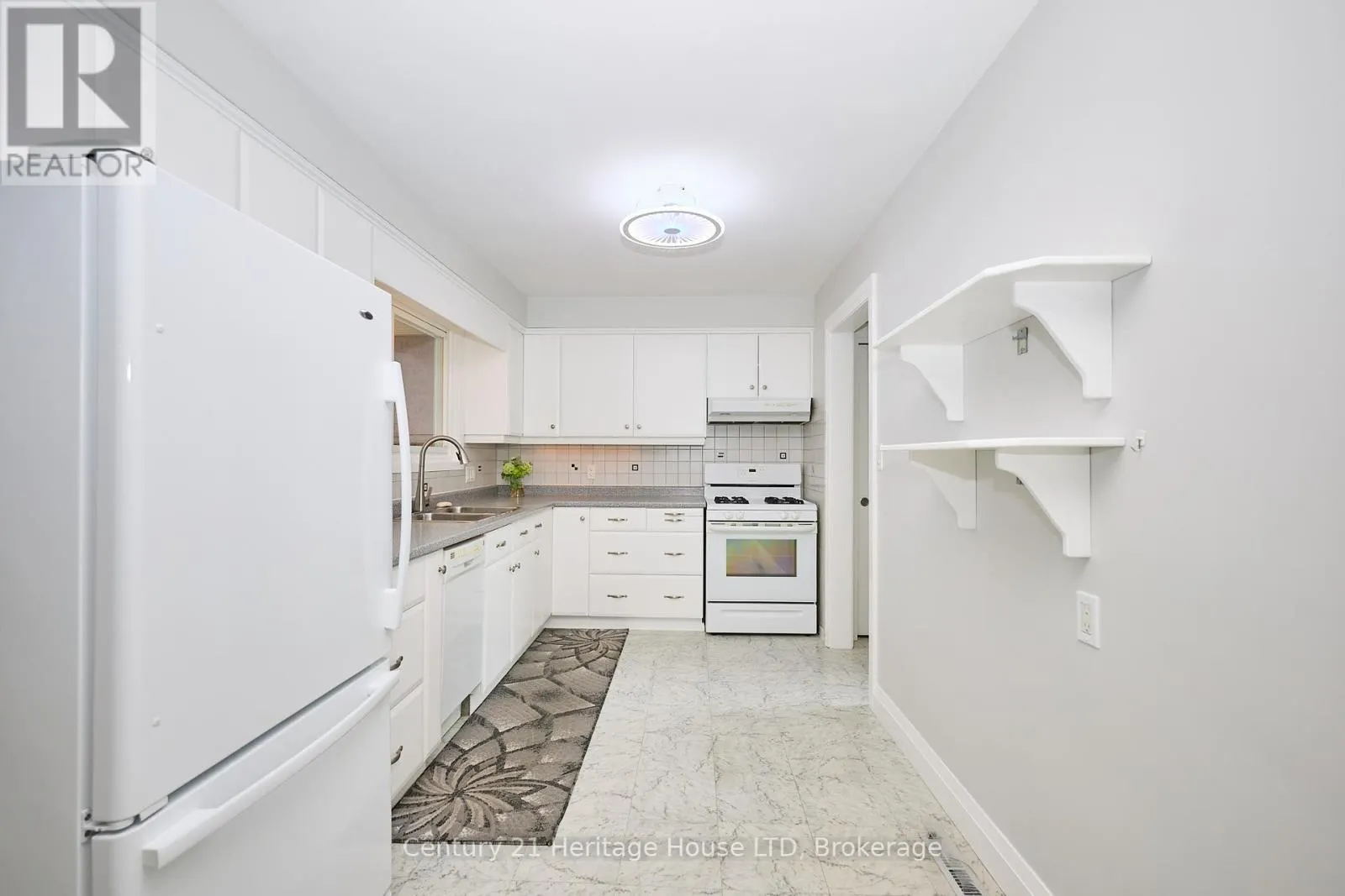 18 PRINCEWAY DRIVE