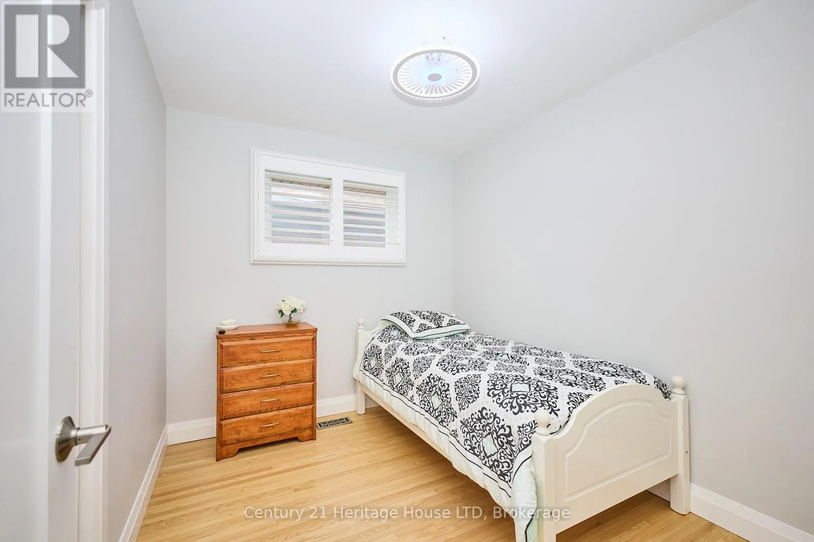18 PRINCEWAY DRIVE