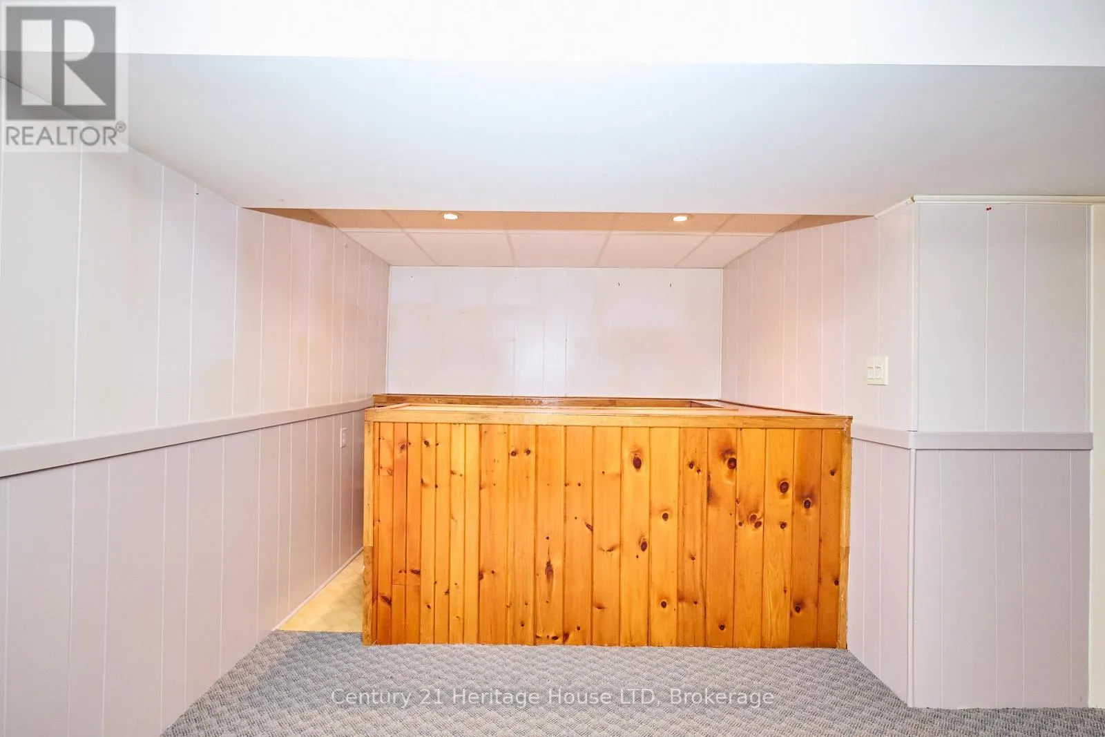 18 PRINCEWAY DRIVE